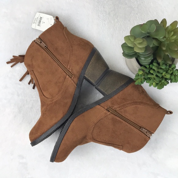 NWT Faded Glory Brown Booties sz6 - Picture 2 of 6